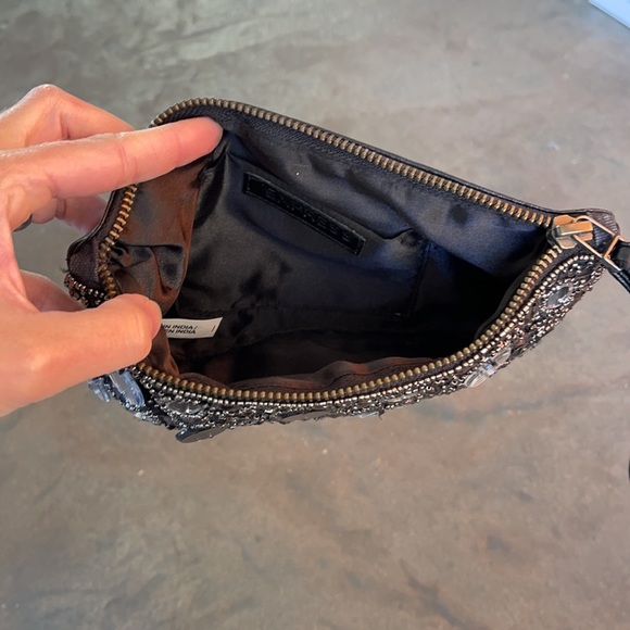 Express beaded wristlet - Picture 3 of 3